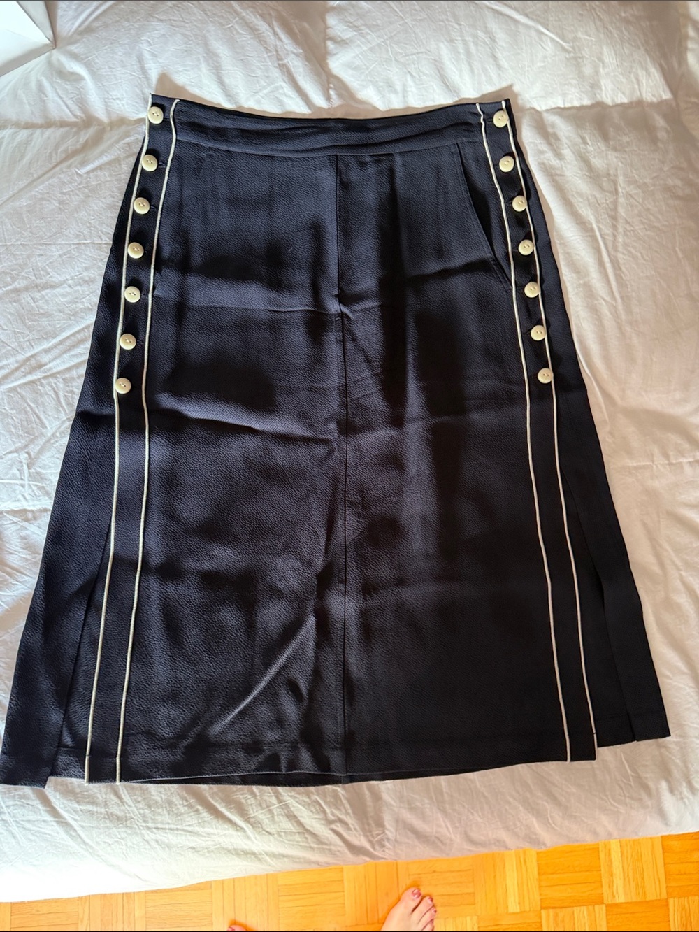 NWOT Rag & Bone size 6 – 100% Viscose A‑Line Skirt with Side Slits